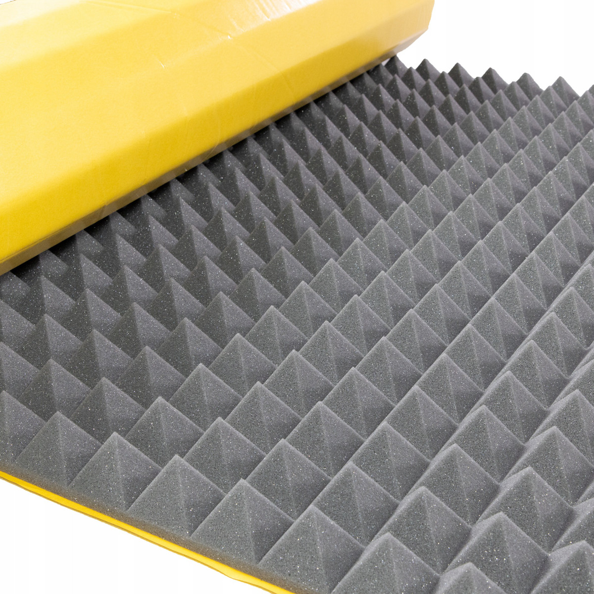 mousse acoustique adhésive insonorisante PYRAMIDE 50mm 200x100cm ignifuge megamix.sk
