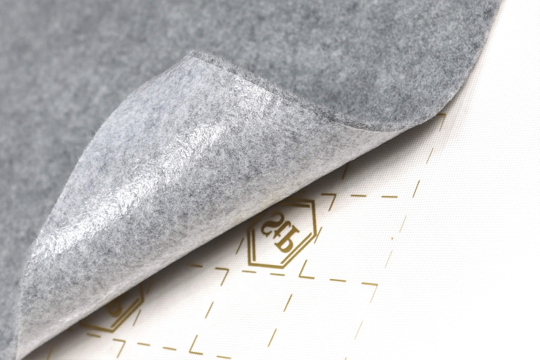 tapis adhésif gris clair 2mm 25x100cm megamix.sk