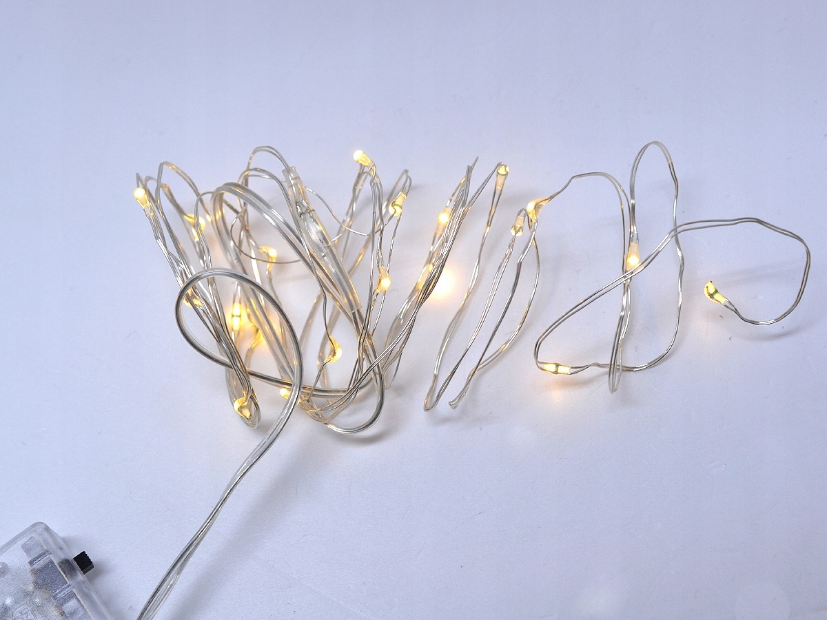 Fil de lumière avec 20 LED sur piles, couleur de lumière blanc froid megamix.sk